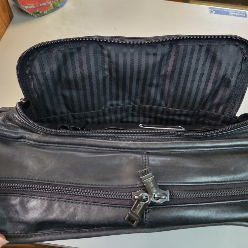 Tumi Black Leather Laptop Bag Briefcase Travel Bag 17x14 - Picture 14 of 14